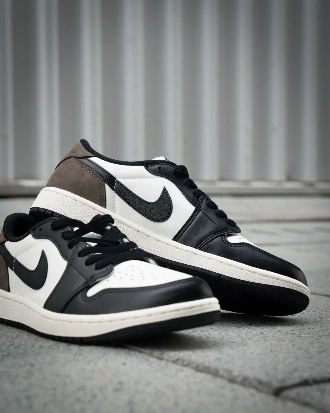 Air Jordan 1 Retro Low OG Mocha UA